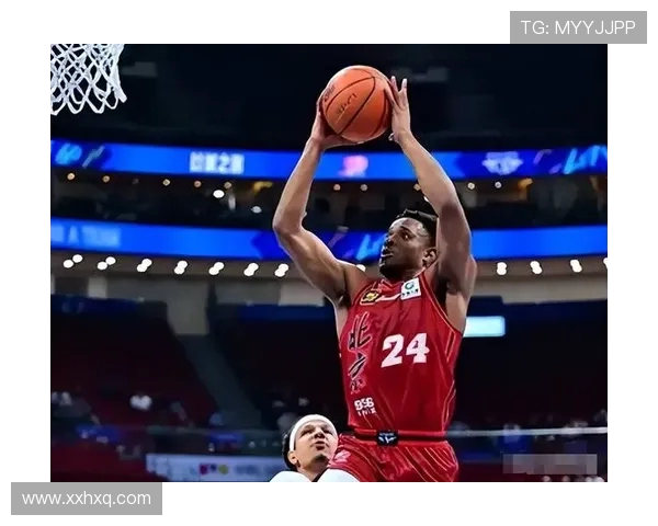 曾凡博：从青年才俊到篮球赛场的璀璨新星之路